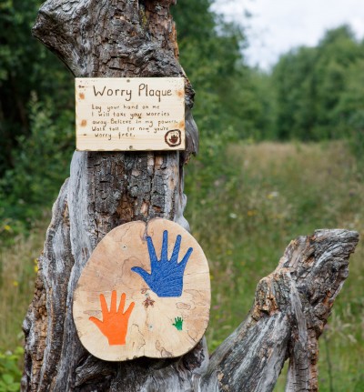 Lay your hand on the Worry Plaque in Fairy Avenue and have all of your worries taken away
